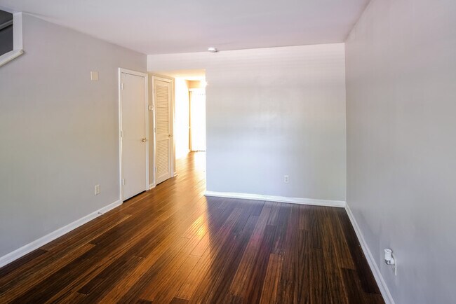 Foto del edificio - 811 Von Kolnitz Rd