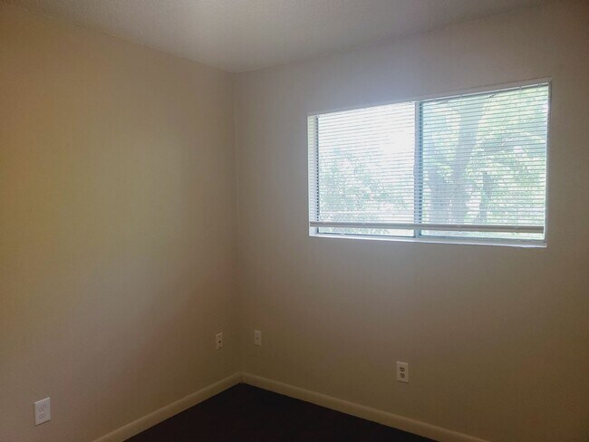 Building Photo - 1708.1710 Rawhide Loop