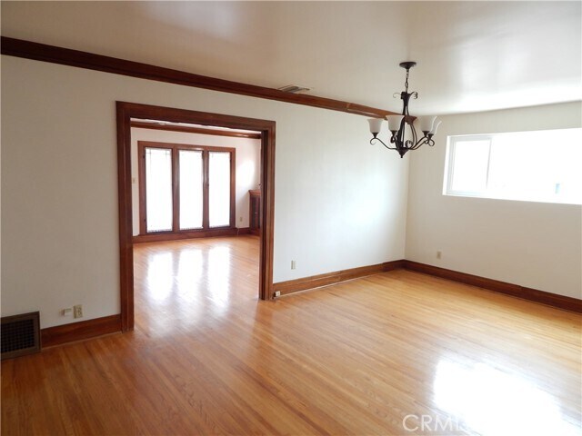 Building Photo - 617 N Olive Ave