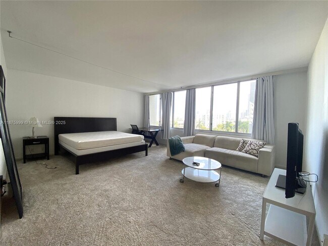 Foto del edificio - 1200 West Ave