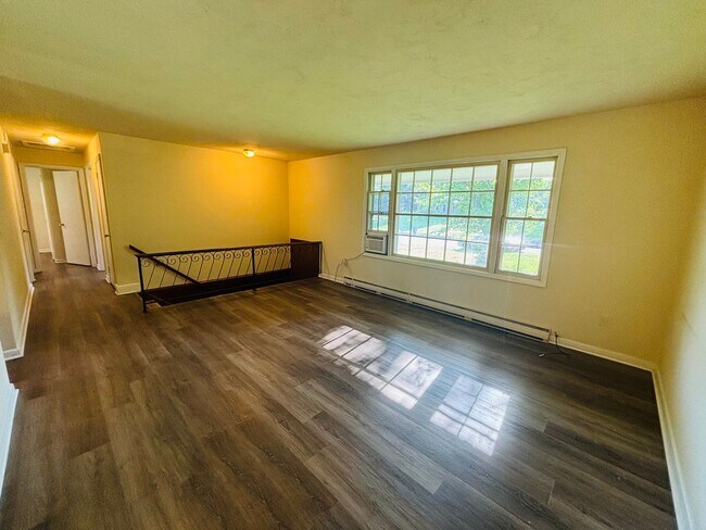 Foto del edificio - 1605 Lark Ln