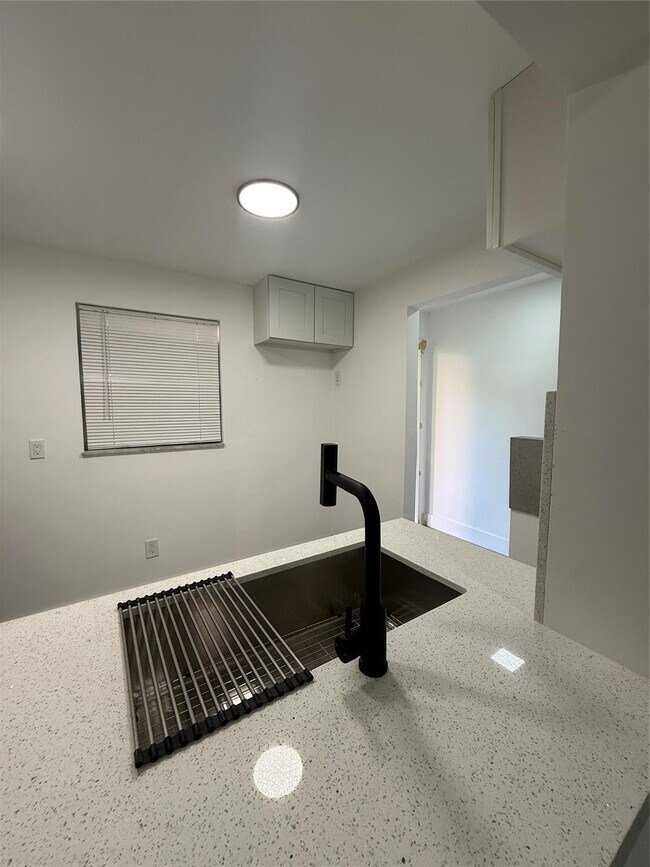 Foto del edificio - 2800 NW 56th Ave