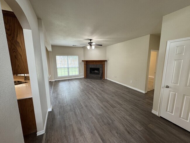 Foto del edificio - 8500 Riverwalk Trail