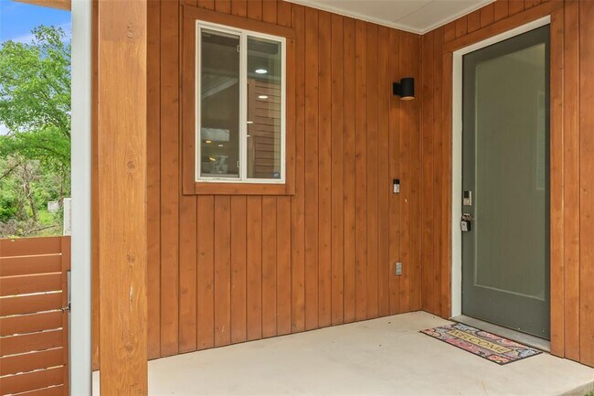 Foto del edificio - 3111 Aldwyche Dr