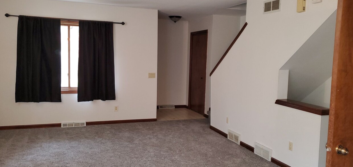 Primary Photo - Spacious West Side Townhouse