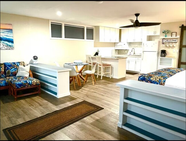 Building Photo - One Bedroom / One Bath Condo on Golf Course with Ocean Views!