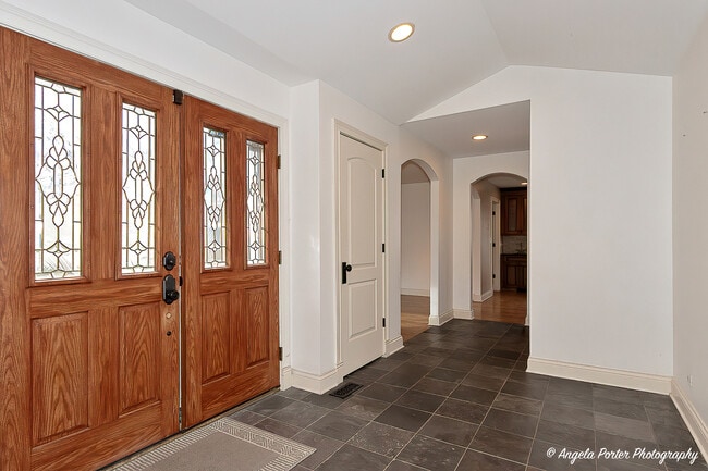 Building Photo - 756 Stonegate Rd