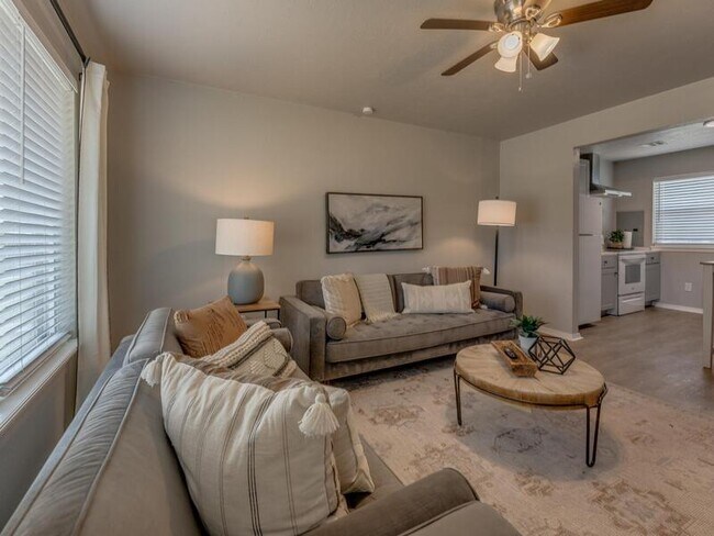 Building Photo - 1009 E Main St