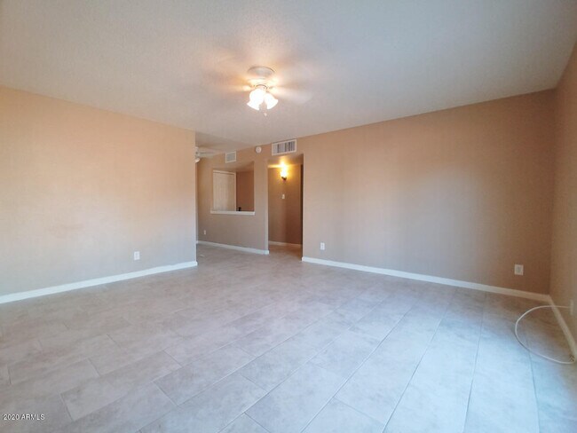 Foto del edificio - 14837 N 36th St