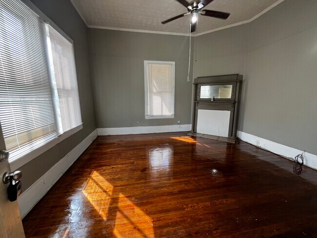 Foto del edificio - 721 Pearl River Ave