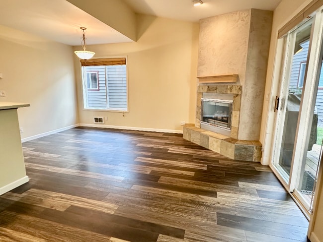 Foto del edificio - 1750 E Lakeshore Dr