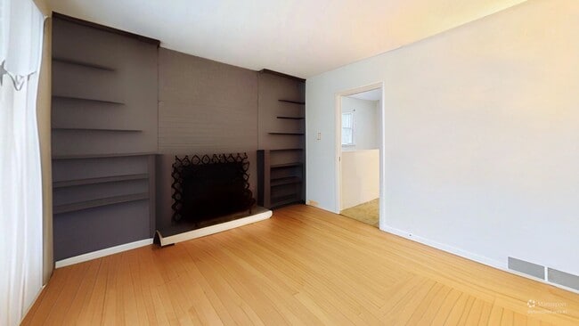 Photo - 5 bedroom, 1.75 bathroom house (29 East Terrace)