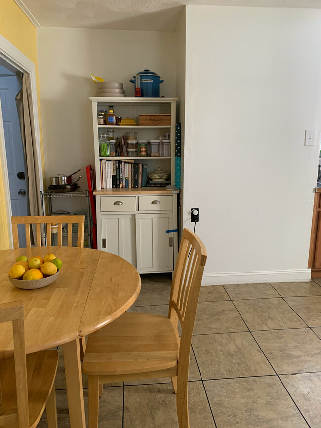 Kitchen, Photo 1 - 1 Warren Ave