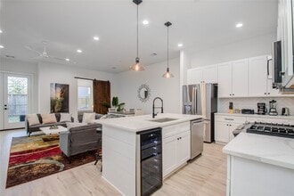 Building Photo - 4109 Hare St