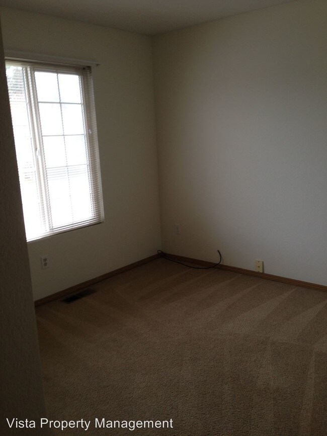 Building Photo - 3 br, 2 bath House - 3533 Mapleview Dr NE