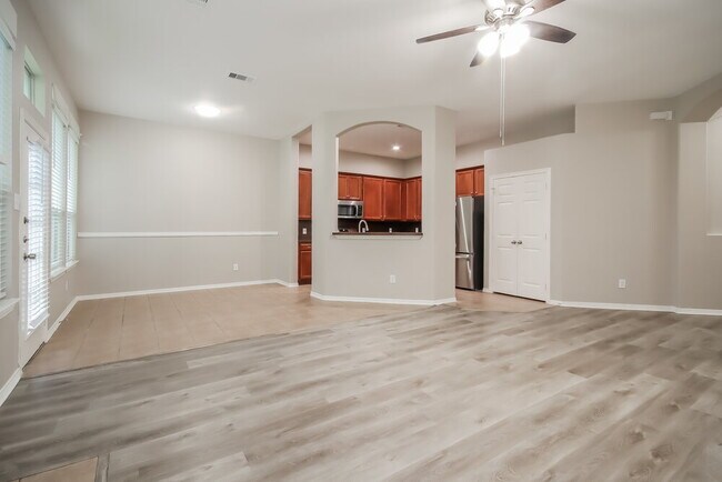 Foto del edificio - 2309 Highland Crossing Dr