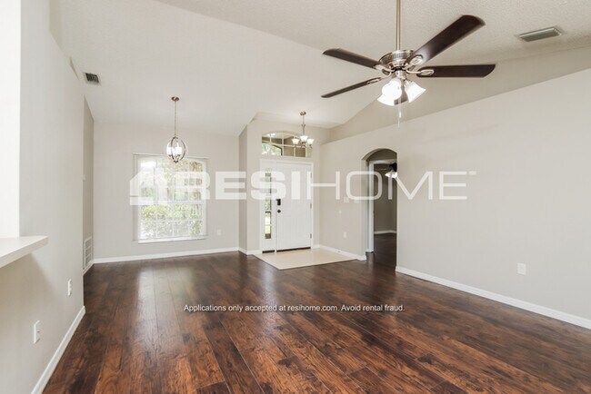 Foto del edificio - 2678 Feise Ave Se