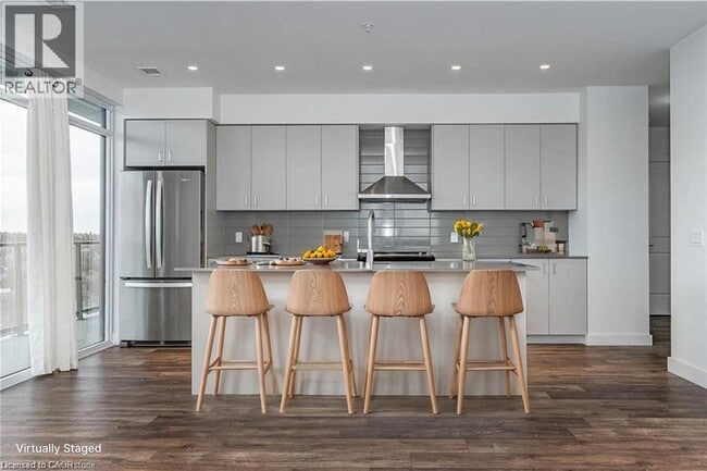 Building Photo - 15 Glebe St