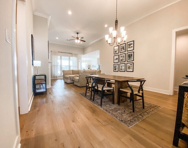 Building Photo - Beautiful NEW 4 Bedroom plus Bonus Room fo...