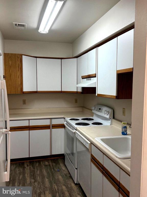 Building Photo - 9668 Hagel Cir