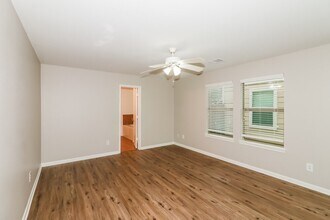Building Photo - 20730 Dickinson Manor Ln