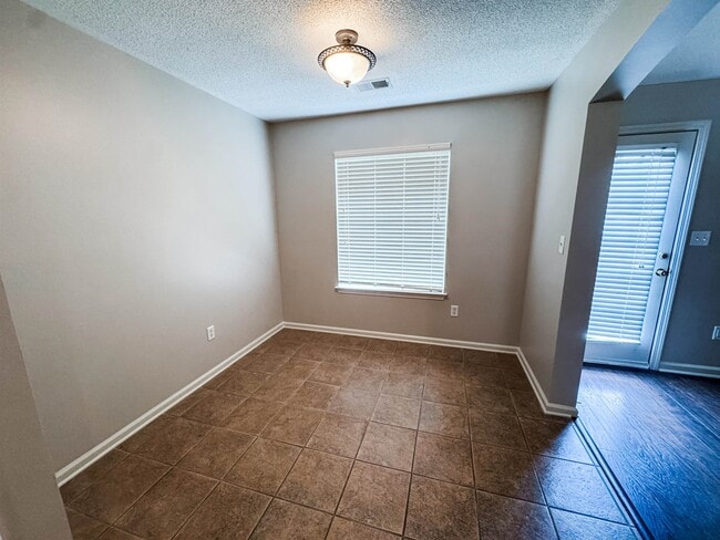 Building Photo - 1532 Pemberton Ln