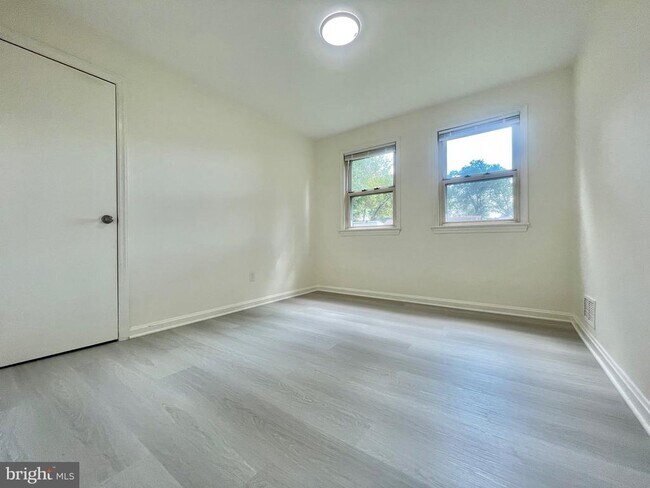 Foto del edificio - 9725 51st Ave