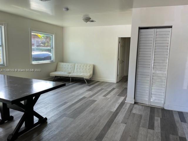 Foto del edificio - 56 NW 60th St