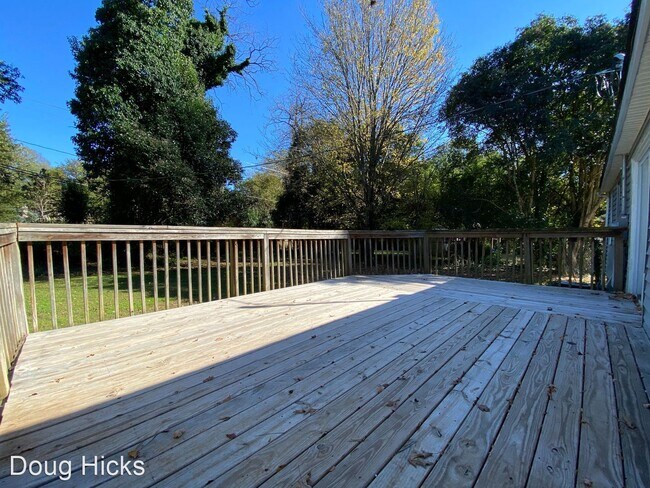 Building Photo - 2 br, 1 bath House - 739 Wriston Pl