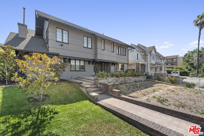 Foto del edificio - 344 S Kingsley Dr