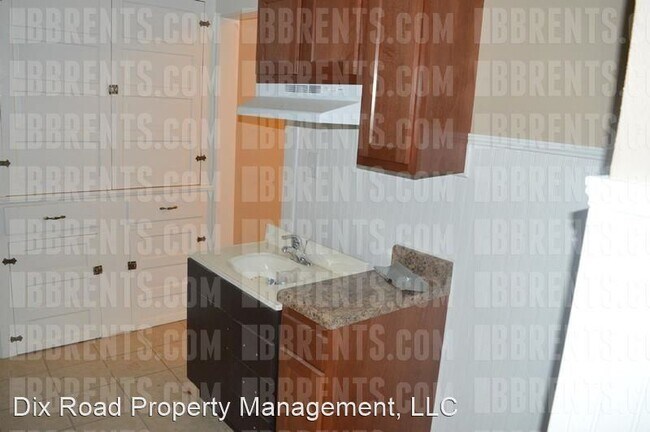 Building Photo - 2 br, 1 bath House - 155 Marathon Avenue