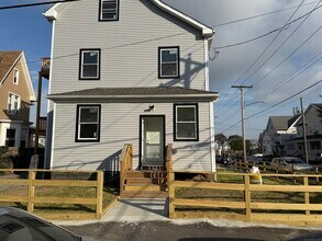 Building Photo - 144 Cottage St