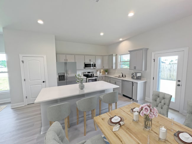 Building Photo - 18031 Evergreen Dr