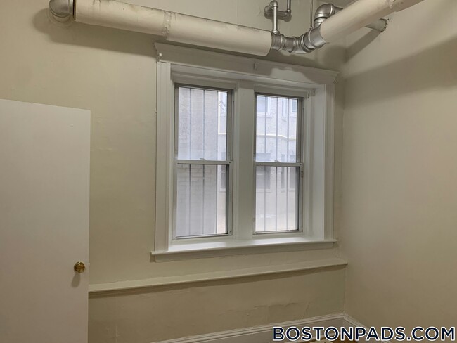 Building Photo - 1179 Boylston St