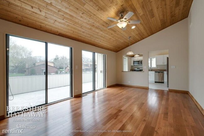 Building Photo - 21 Mineola Rd