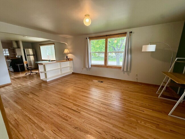 Foto del edificio - Stunning 3 Bed / 2 Bath Home on 10th Street!