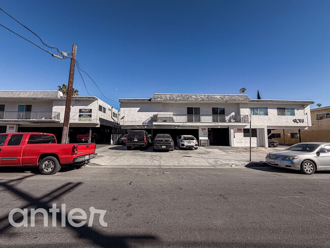 Foto del edificio - 9014 Orion Ave