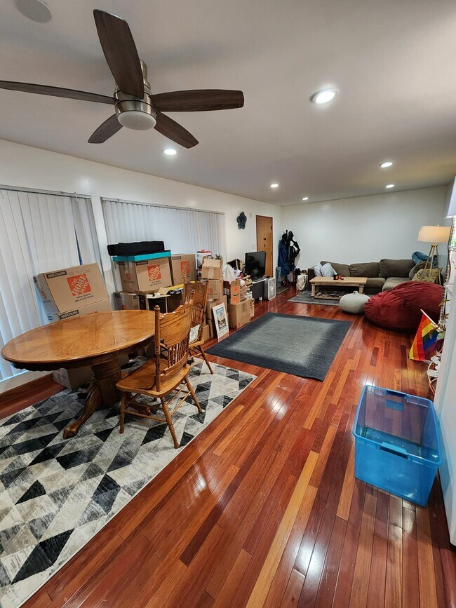 Foto del edificio - 1139 E Ocean Blvd