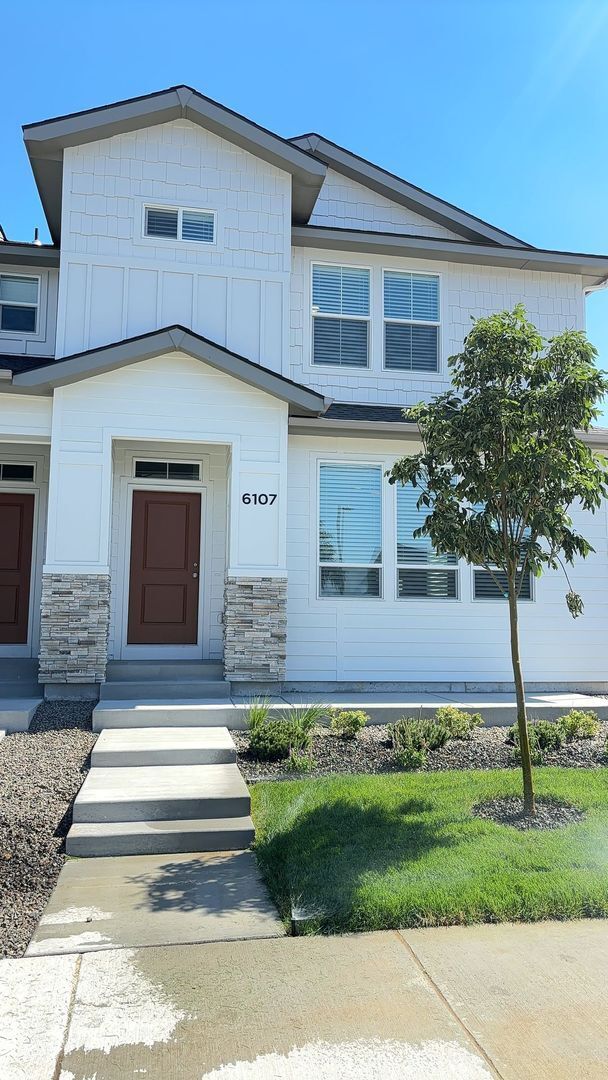 Foto del edificio - Roe Street Townhomes