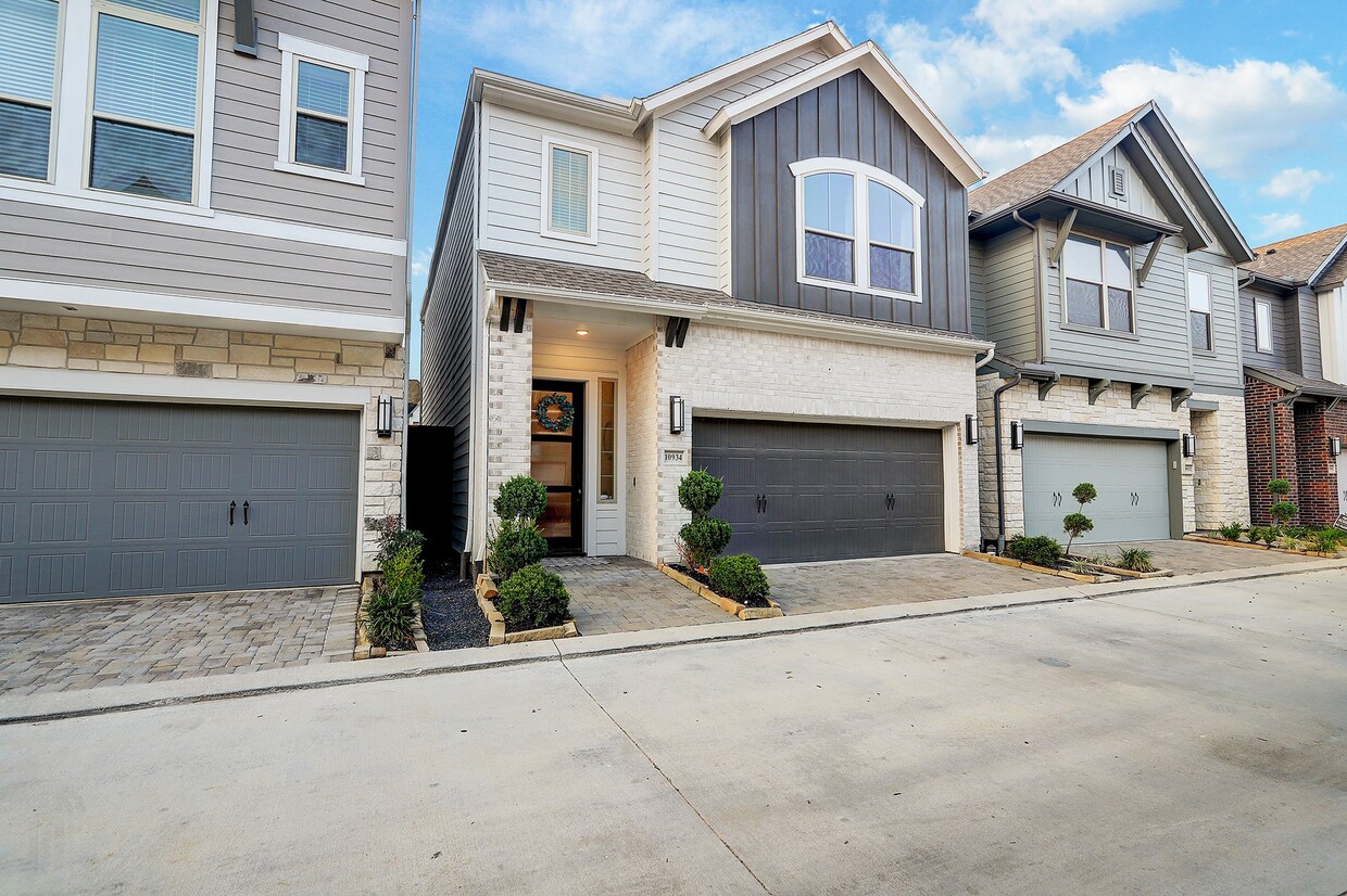 Foto principal - 10934 Brambling Wood Dr