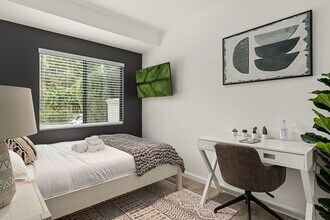 Building Photo - 1702 Malcolm Ave