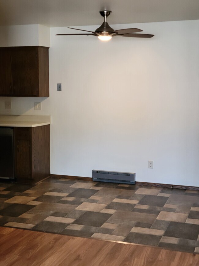 Dining room New light/fan combination - 4224 W Howard Ave