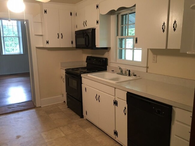 Foto del edificio - 124 Park Forest Ln