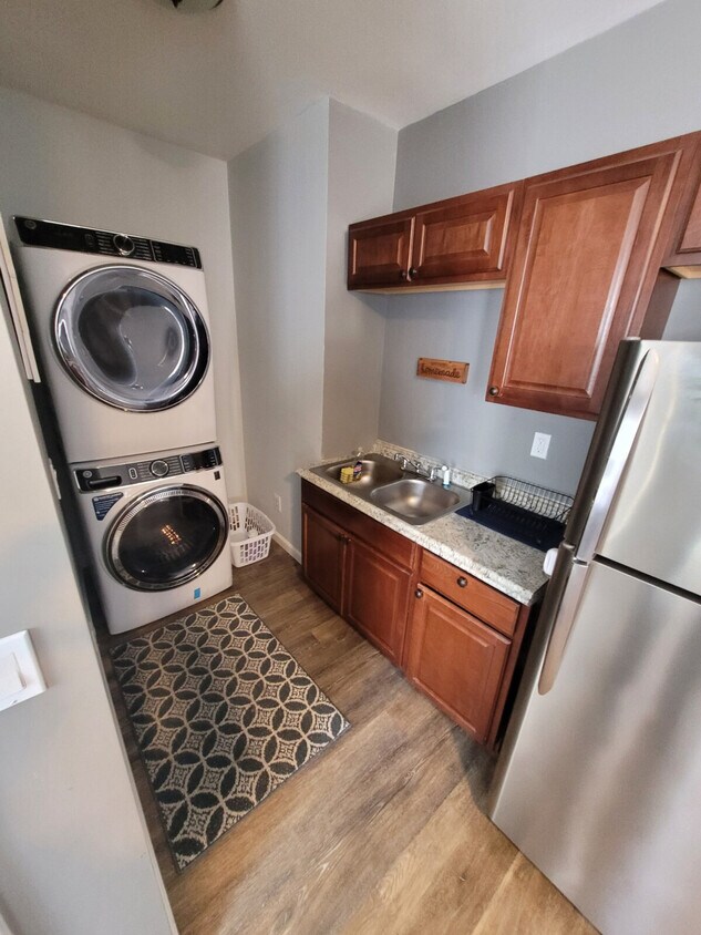 Foto del edificio - 487 Manton Ave