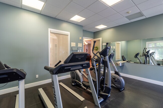 Gimnasio - Brookside Meadows Luxury Rental Community