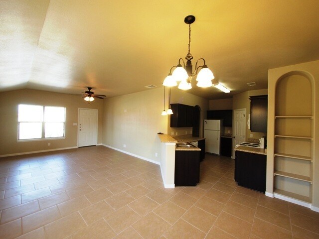 Building Photo - 1204 Loyal Ln