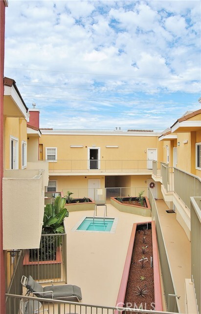 Building Photo - 1215 E San Antonio Dr