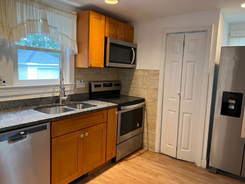Foto principal - 581 Liberty St