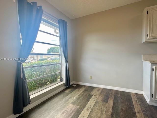 Foto del edificio - 8793 Warwick Dr