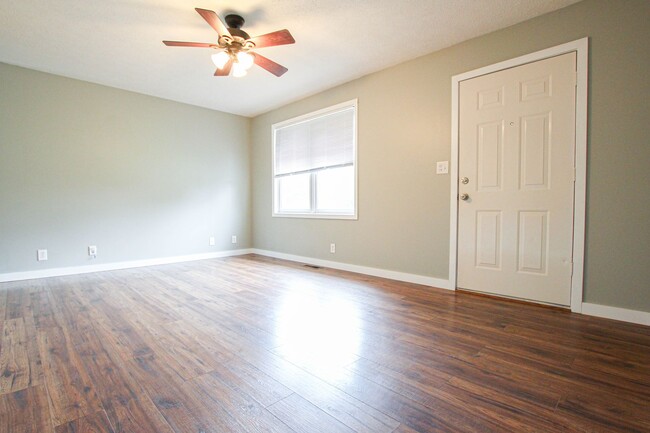 Foto del edificio - Dog Friendly Three Bedroom!